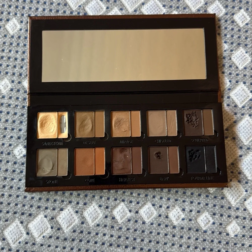 Danessa Myricks Grounwork palette - Picture 2 of 6